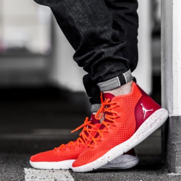 jordan reveal gym red